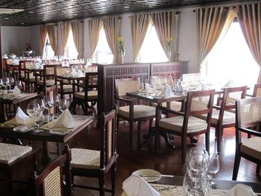 AmaWaterways AmaLotus Interior Restaurant 2.jpg